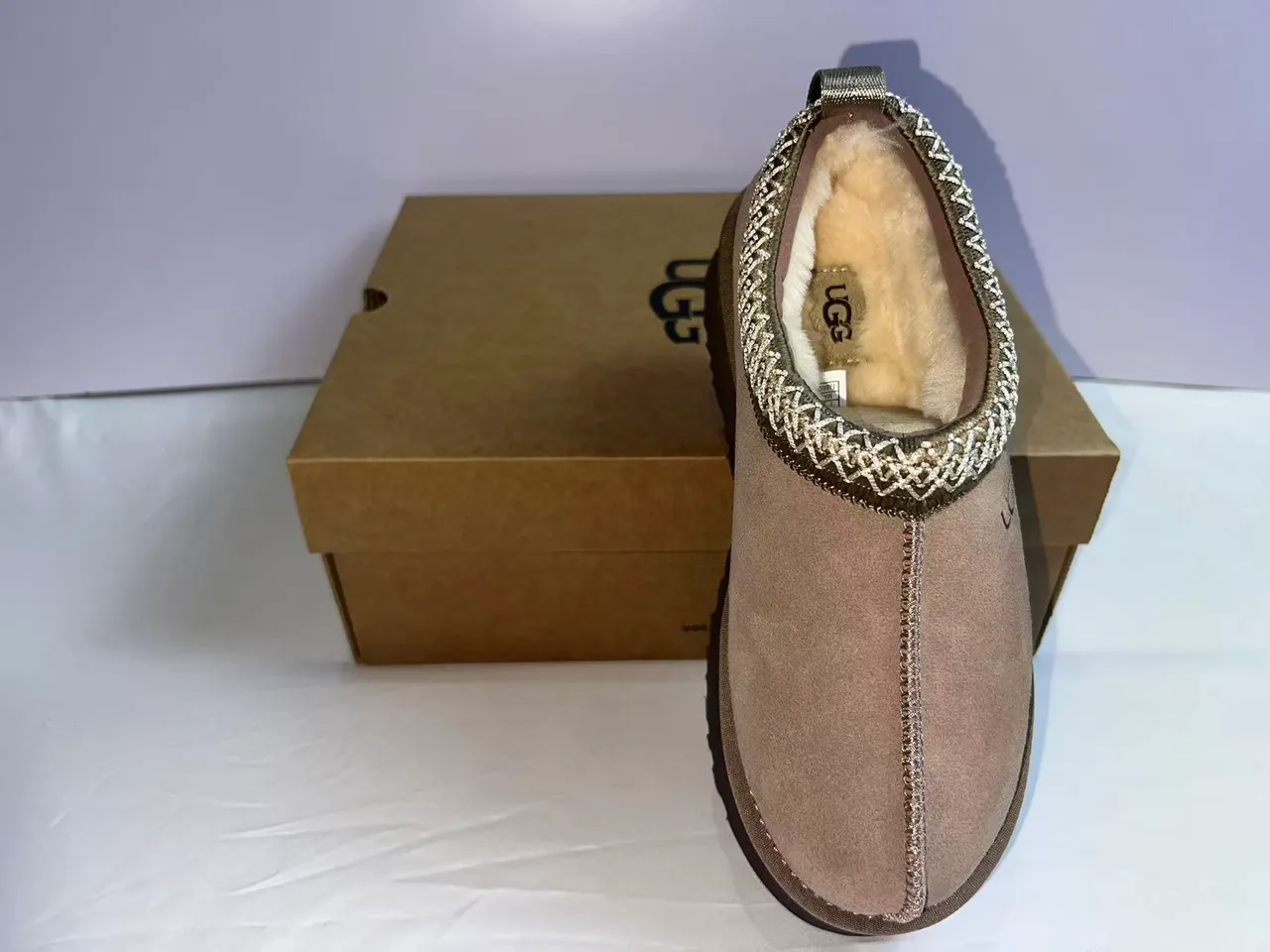 UGG Tasman بيج بني كعب منصة زخرفة معدنية منسوجة أحذية كاجوال 3
