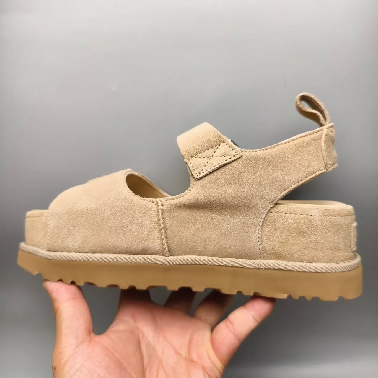 UGG Tasman Sandálias Casuais Bege Suede Plataforma 7