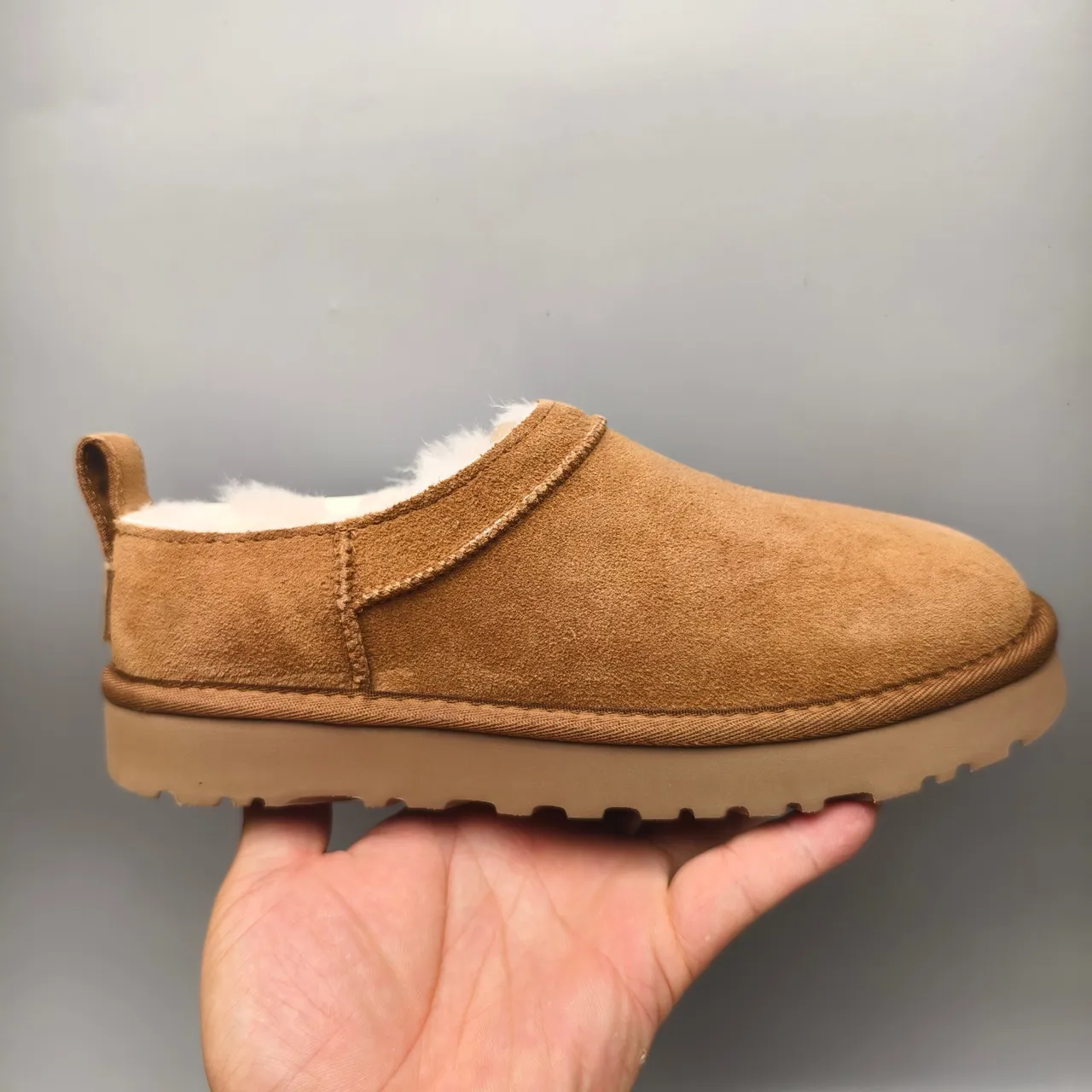 UGG Tasman Marrom Bege Camurça Superior Forro de Pelos Sapatos Casuais 2