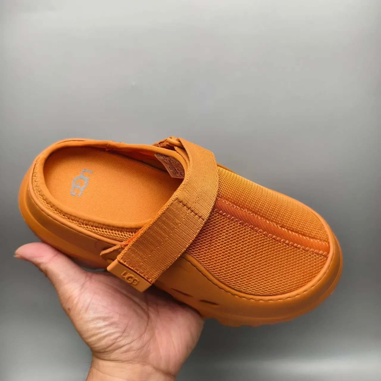 UGG Tasman Naranja Correa de Malla Clog 3