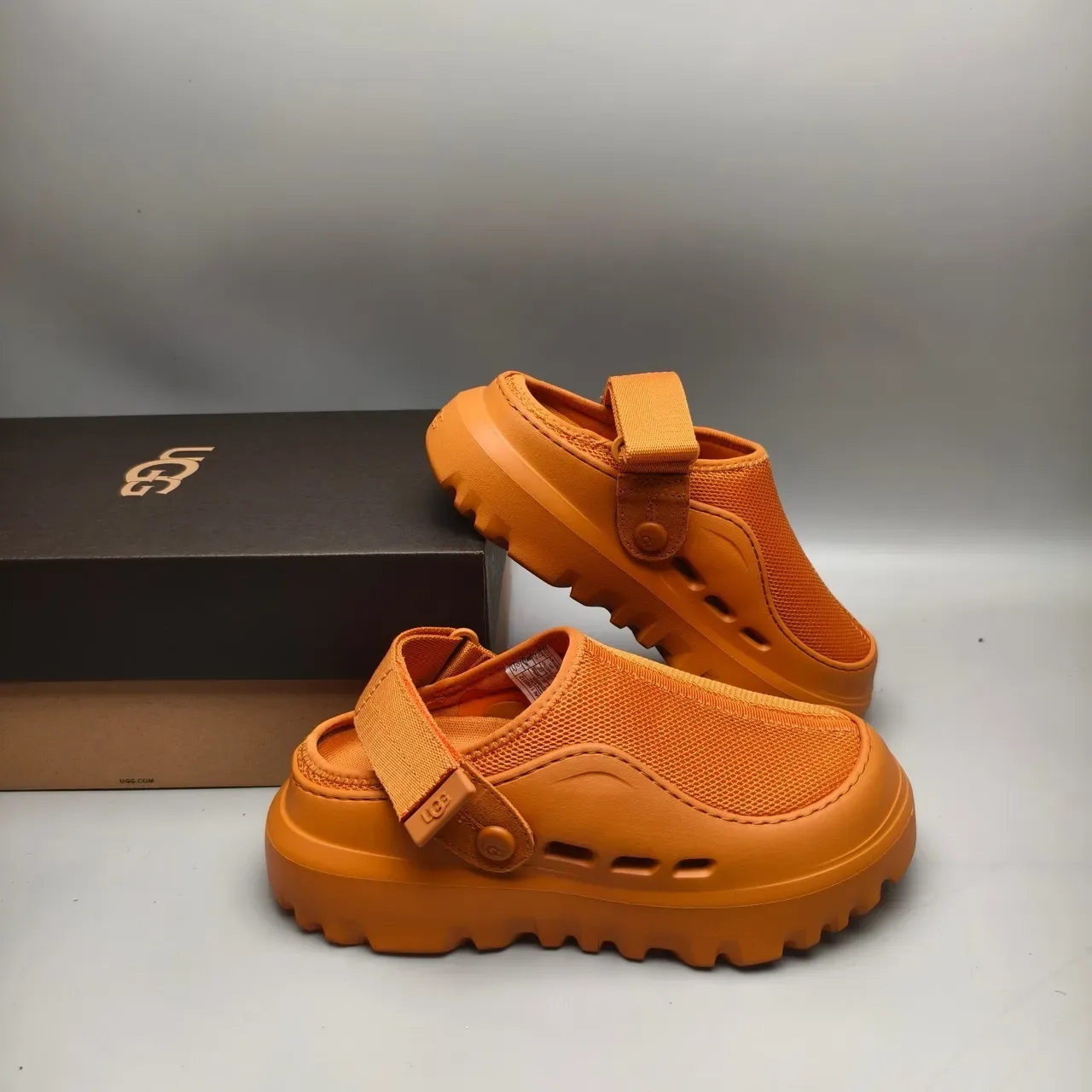 UGG Tasman Naranja Correa de Malla Clog 6