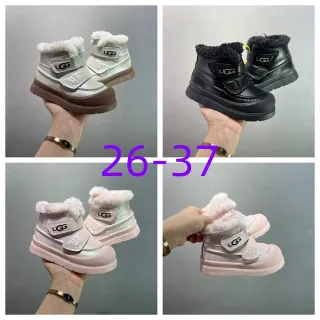UGG حذاء ثلجي بطول الكاحل مبطن بجلد الغنم أبيض وبني