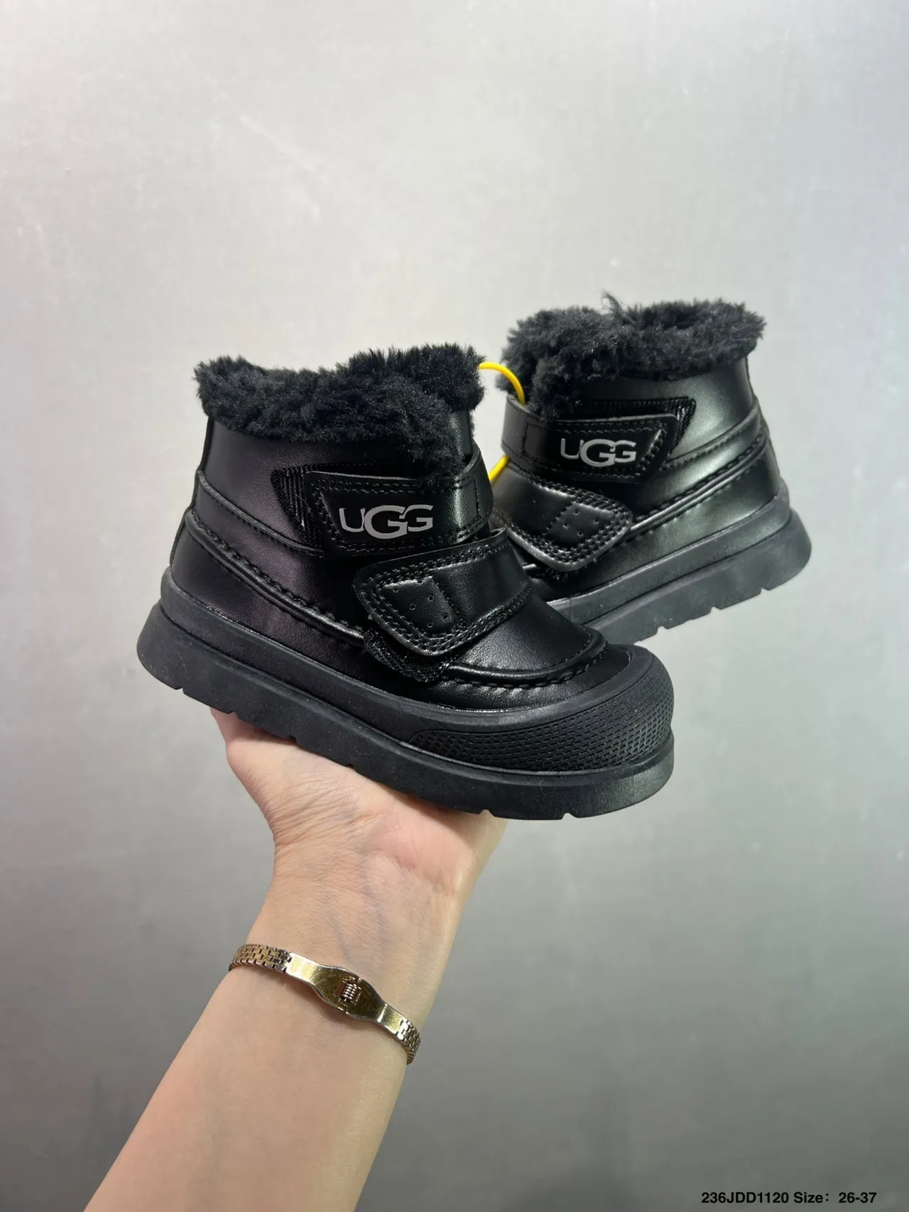 UGG সাদা বাদামী গোড়ালির উচ্চতা শিয়ারলিং-লাইনড স্নো বুট 9