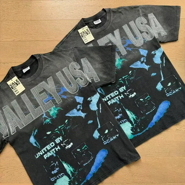 Vale Forever Camiseta gráfica preta de lavagem ácida com strass 2