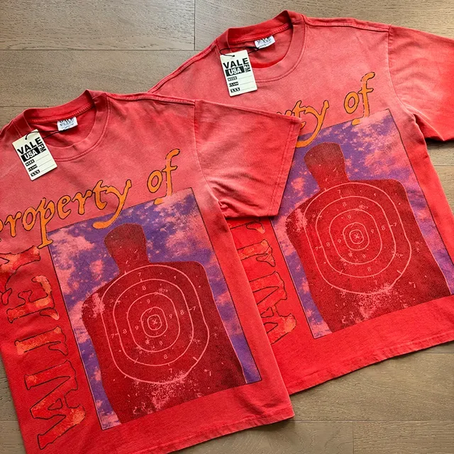T-shirt graphique Vale Forever Property of Target 5