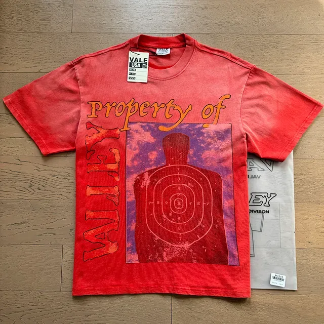 T-shirt graphique Vale Forever Property of Target 7