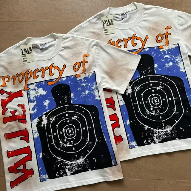 T-shirt graphique Vale Forever Property of Target 10