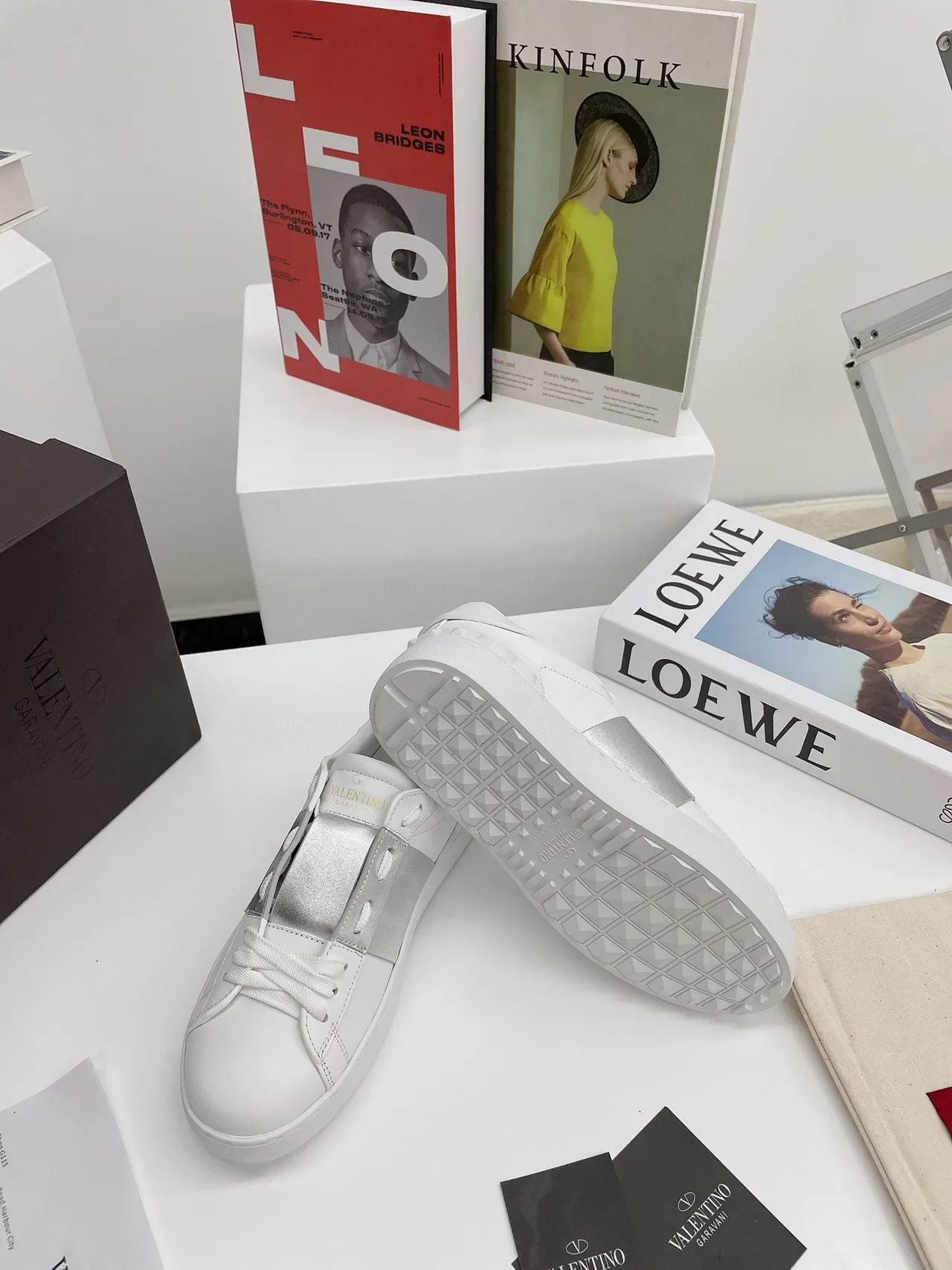 Valentino One Stud Blanc et Argent Chaussures Lifestyle à Plateforme 2