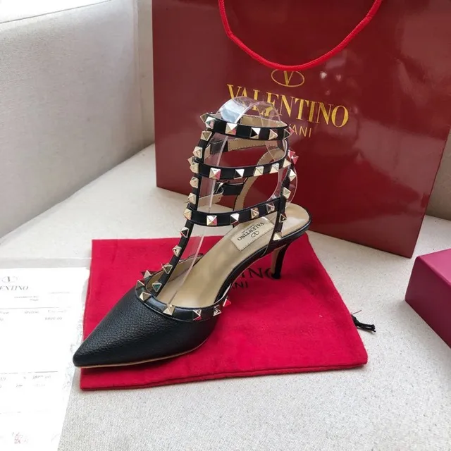 Valentino Rockstud काले चमड़े के स्टडेड पॉइंटेड टू स्टिलेटो 4