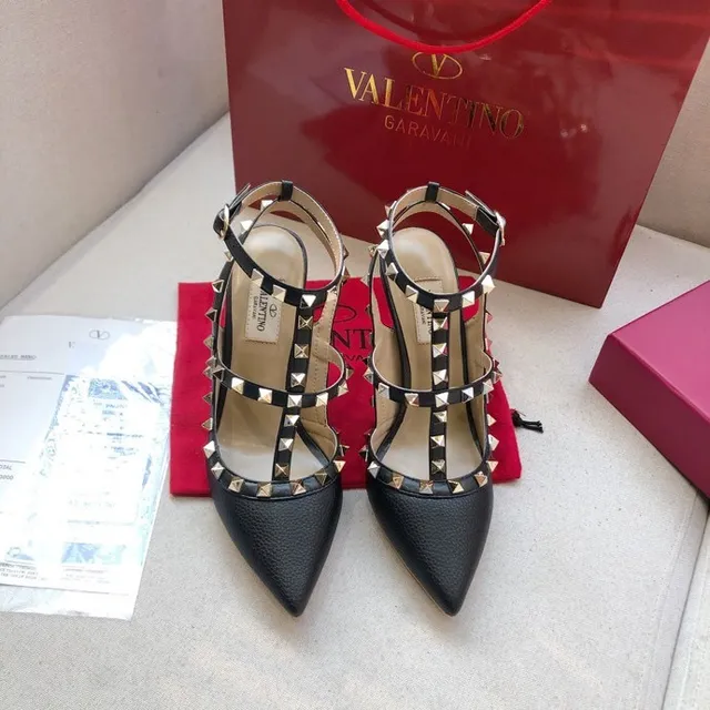 Valentino Rockstud काले चमड़े के स्टडेड पॉइंटेड टू स्टिलेटो 6