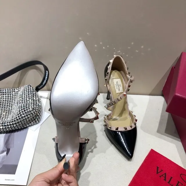 Valentino Rockstud Saltos de Couro Verniz Preto e Nude Stud-Embellished Stilettos 3
