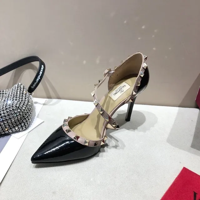 Valentino Rockstud Saltos de Couro Verniz Preto e Nude Stud-Embellished Stilettos 6