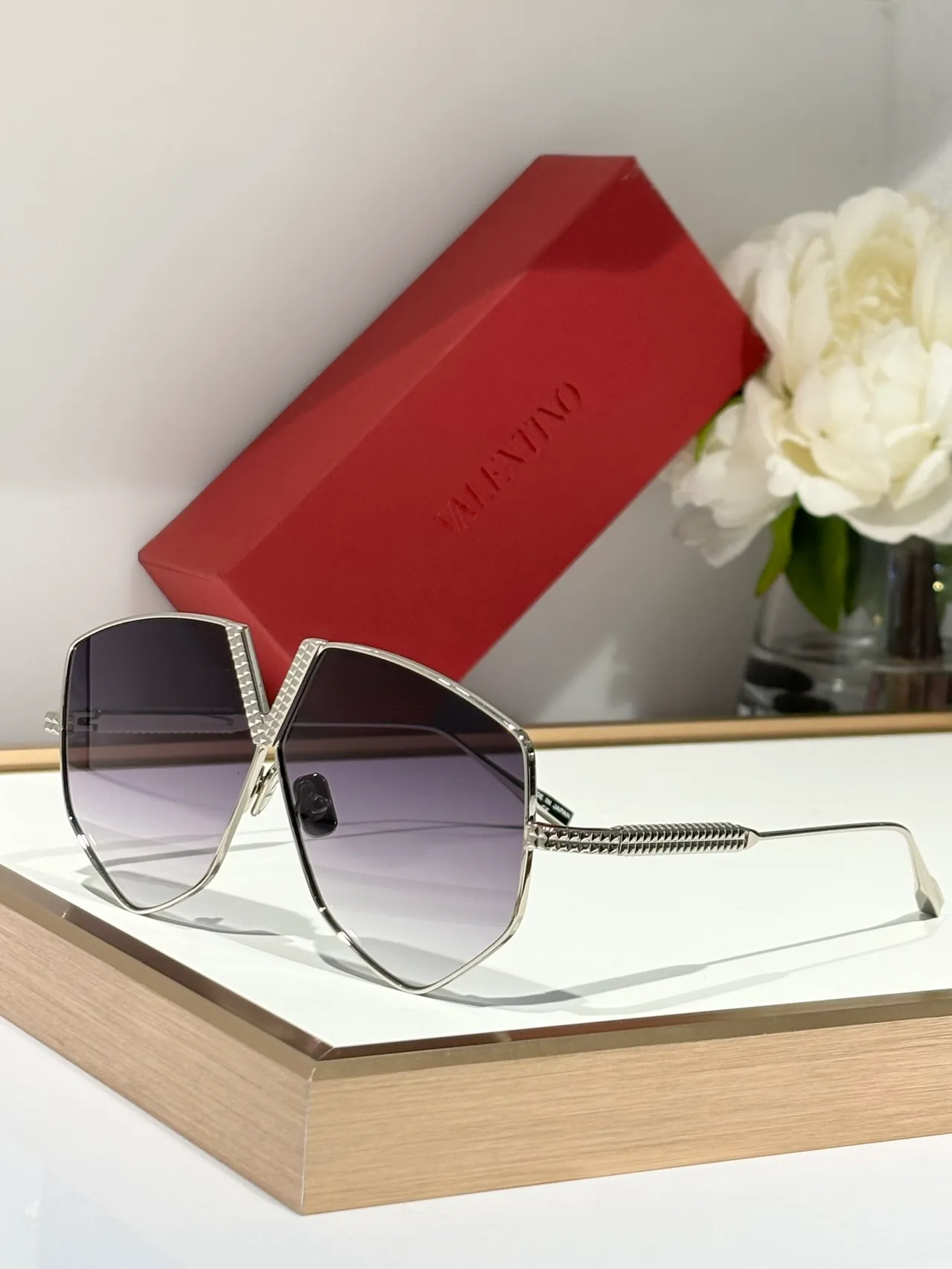 Valentino Rockstud Or Vert Angulaire Bouclier Silhouette Monture Métal Lunettes de Soleil 9