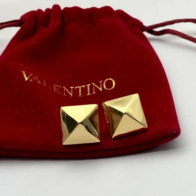 Valentino Rockstud 金色金字塔耳钉 6