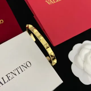 Valentino Rockstud Gold-Tone Pyramid-Studded Rigid Bangle Bracelet