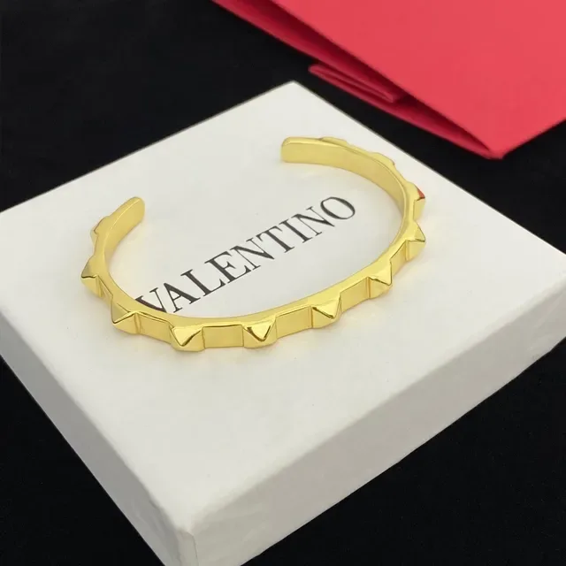Valentino Rockstud Gold-Tone Pyramid-Studded Rigid Bangle Bracelet 5