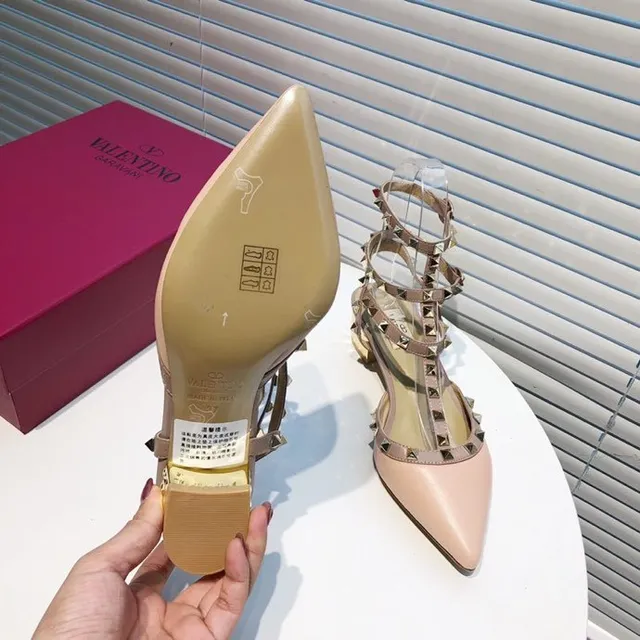 Valentino Rockstud Escarpins Nude à bout pointu 3