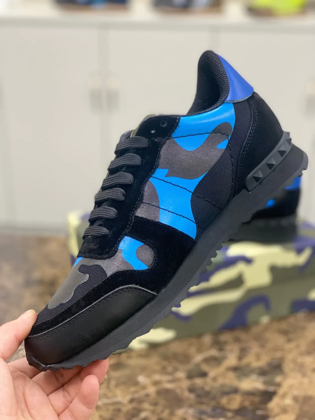 瓦伦蒂诺 Rockstud Runner 迷彩印花 黑蓝 生活运动鞋 2
