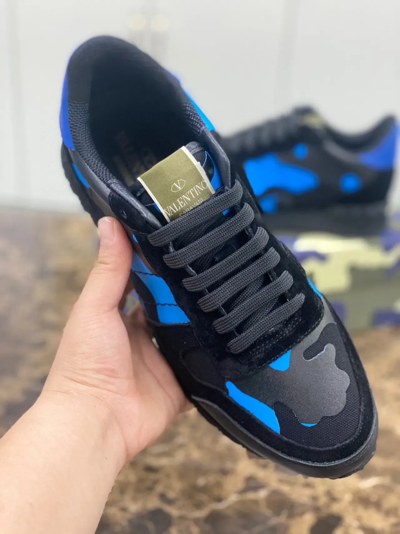瓦伦蒂诺 Rockstud Runner 迷彩印花 黑蓝 生活运动鞋 4