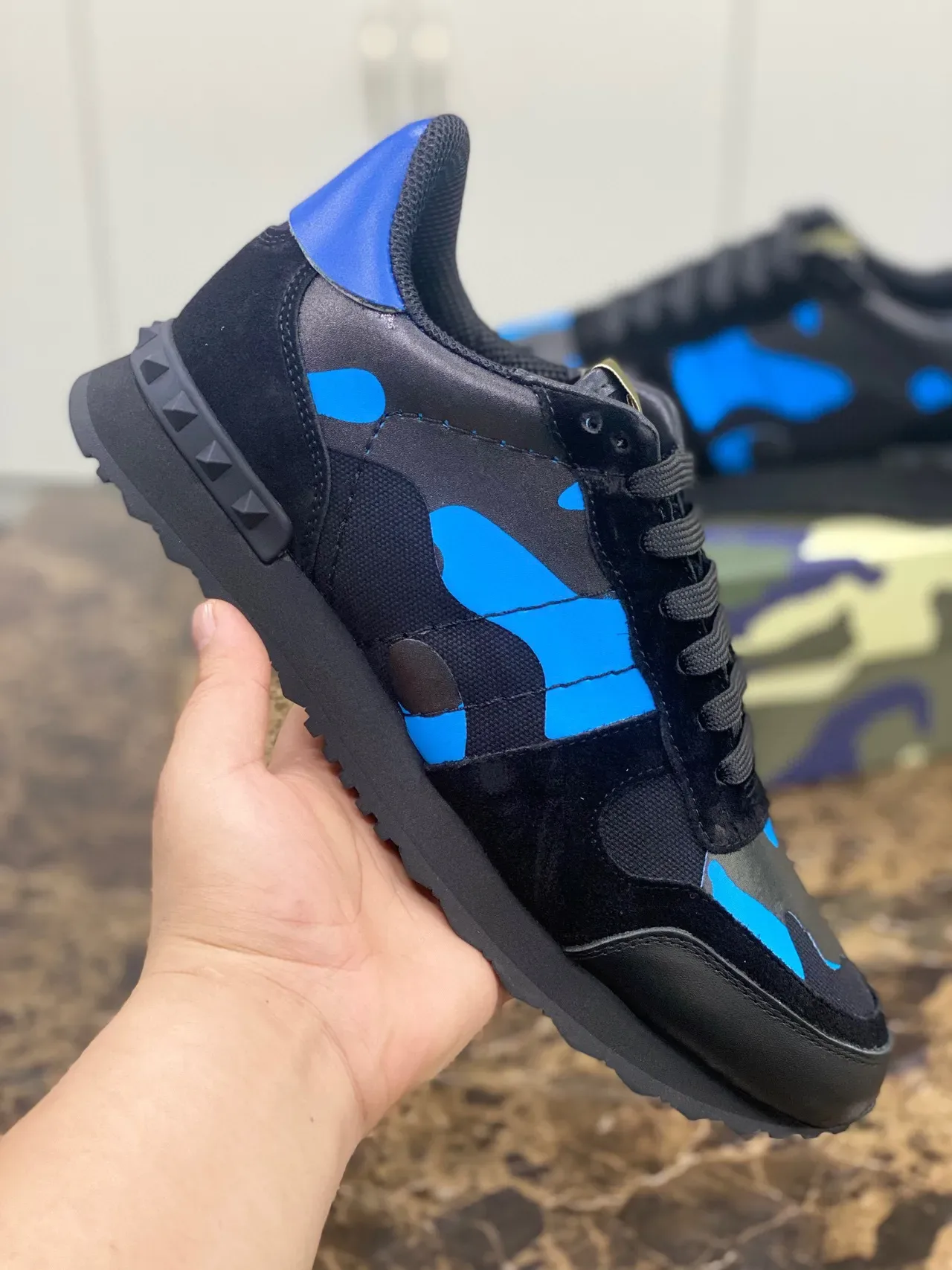 瓦伦蒂诺 Rockstud Runner 迷彩印花 黑蓝 生活运动鞋 5