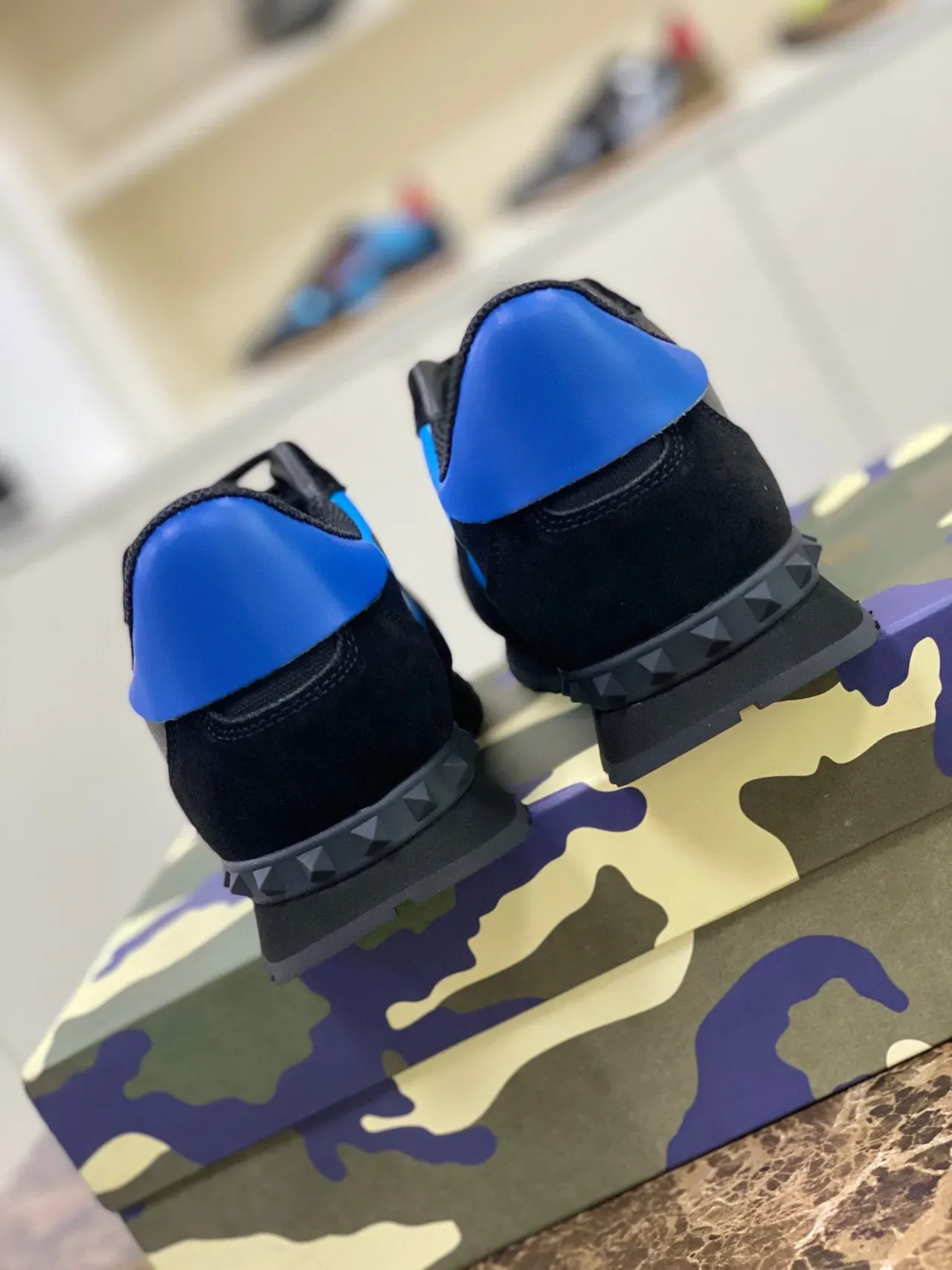 瓦伦蒂诺 Rockstud Runner 迷彩印花 黑蓝 生活运动鞋 7
