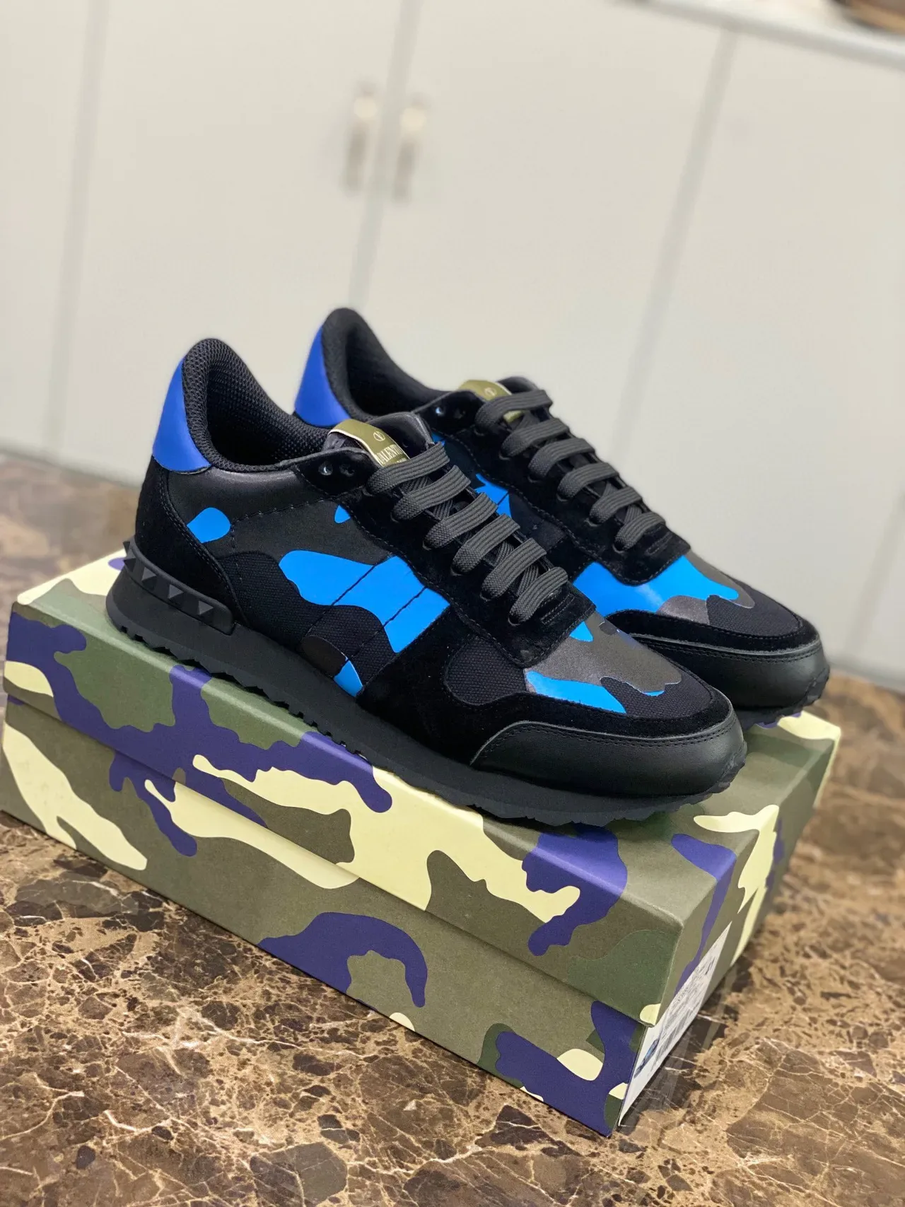 瓦伦蒂诺 Rockstud Runner 迷彩印花 黑蓝 生活运动鞋 8