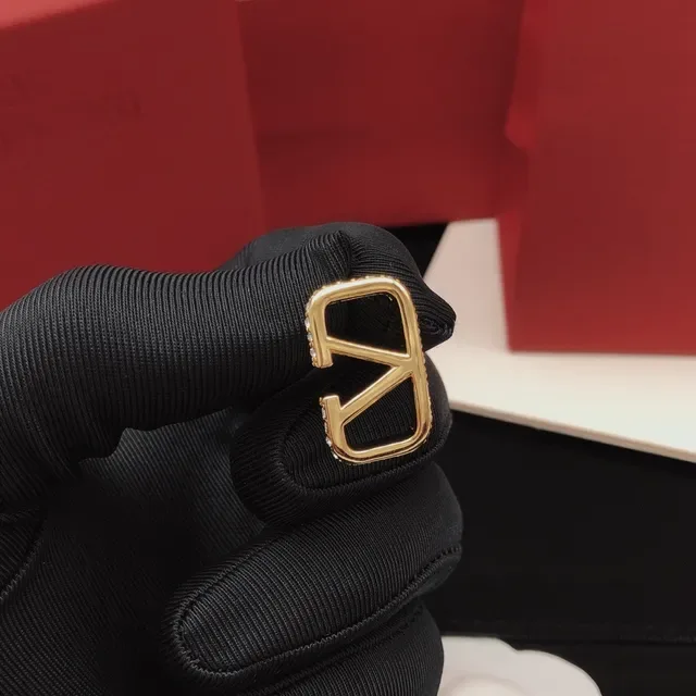 Valentino VLogo Brincos Dourados Pretos Aberto-Frame Geométrico Pavé-Edged 7