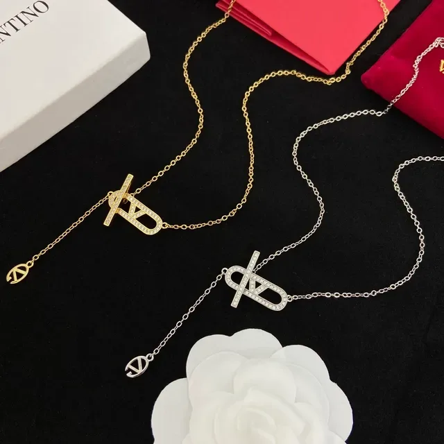 瓦伦蒂诺 VLTN Pavé Monogram 吊坠项链 3