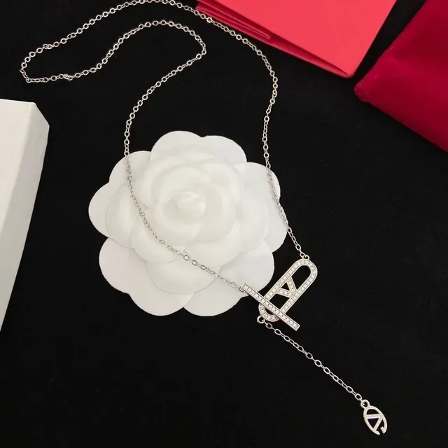 瓦伦蒂诺 VLTN Pavé Monogram 吊坠项链 6