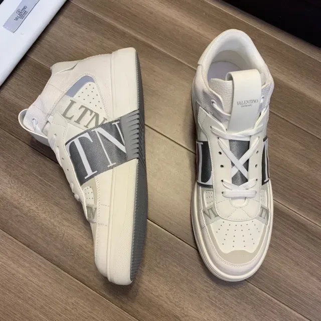 Valentino VLTN সাদা ধূসর হাই টপ ছিদ্রিত আঙুল লাইফস্টাইল স্নিকার 6