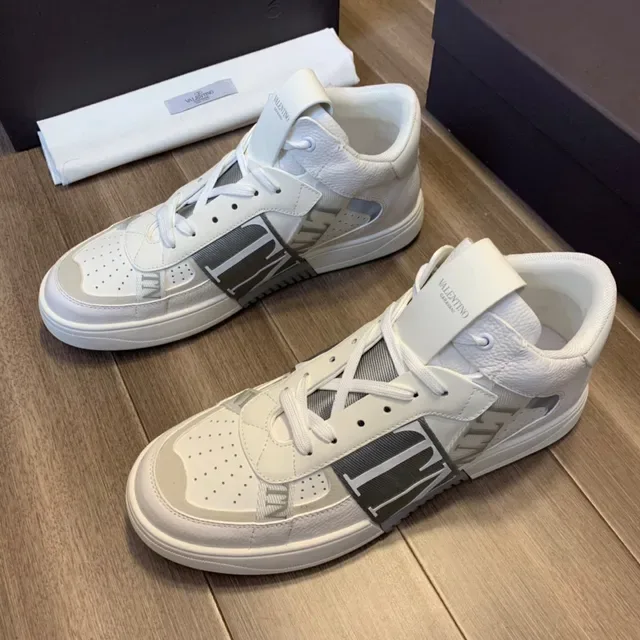 Valentino VLTN সাদা ধূসর হাই টপ ছিদ্রিত আঙুল লাইফস্টাইল স্নিকার 8