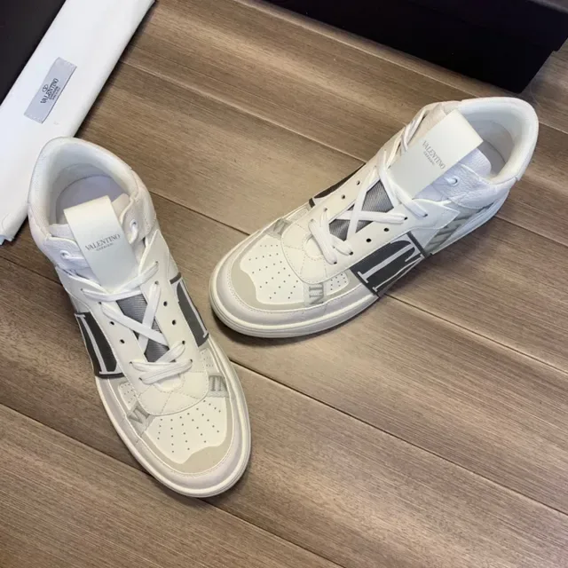 Valentino VLTN সাদা ধূসর হাই টপ ছিদ্রিত আঙুল লাইফস্টাইল স্নিকার 9