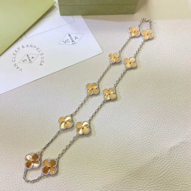Van Cleef & Arpels Alhambra Eight Motif Collier en or jaune et blanc 2