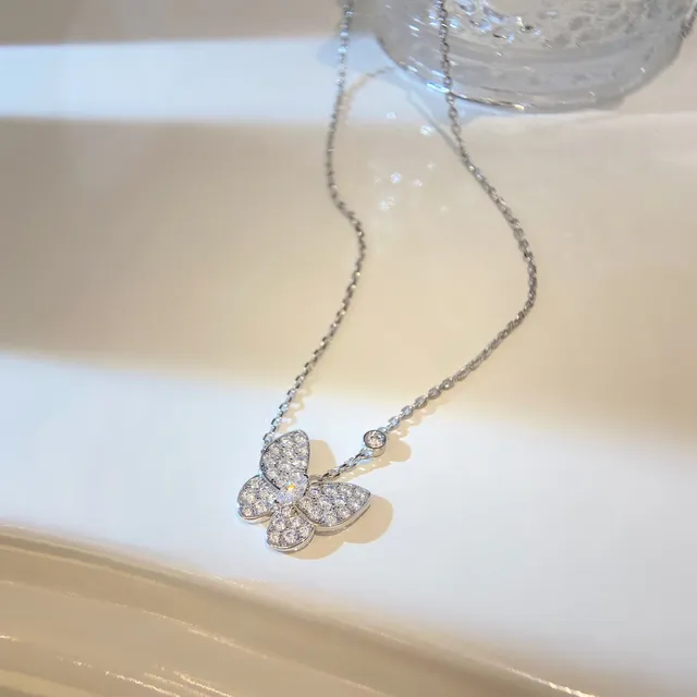 Van Cleef & Arpels Papillon Pavé mariposa colgante collar 5