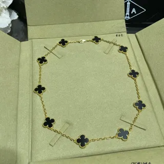 Van Cleef & Arpels Alhambra 黑欧泊与黄金项链