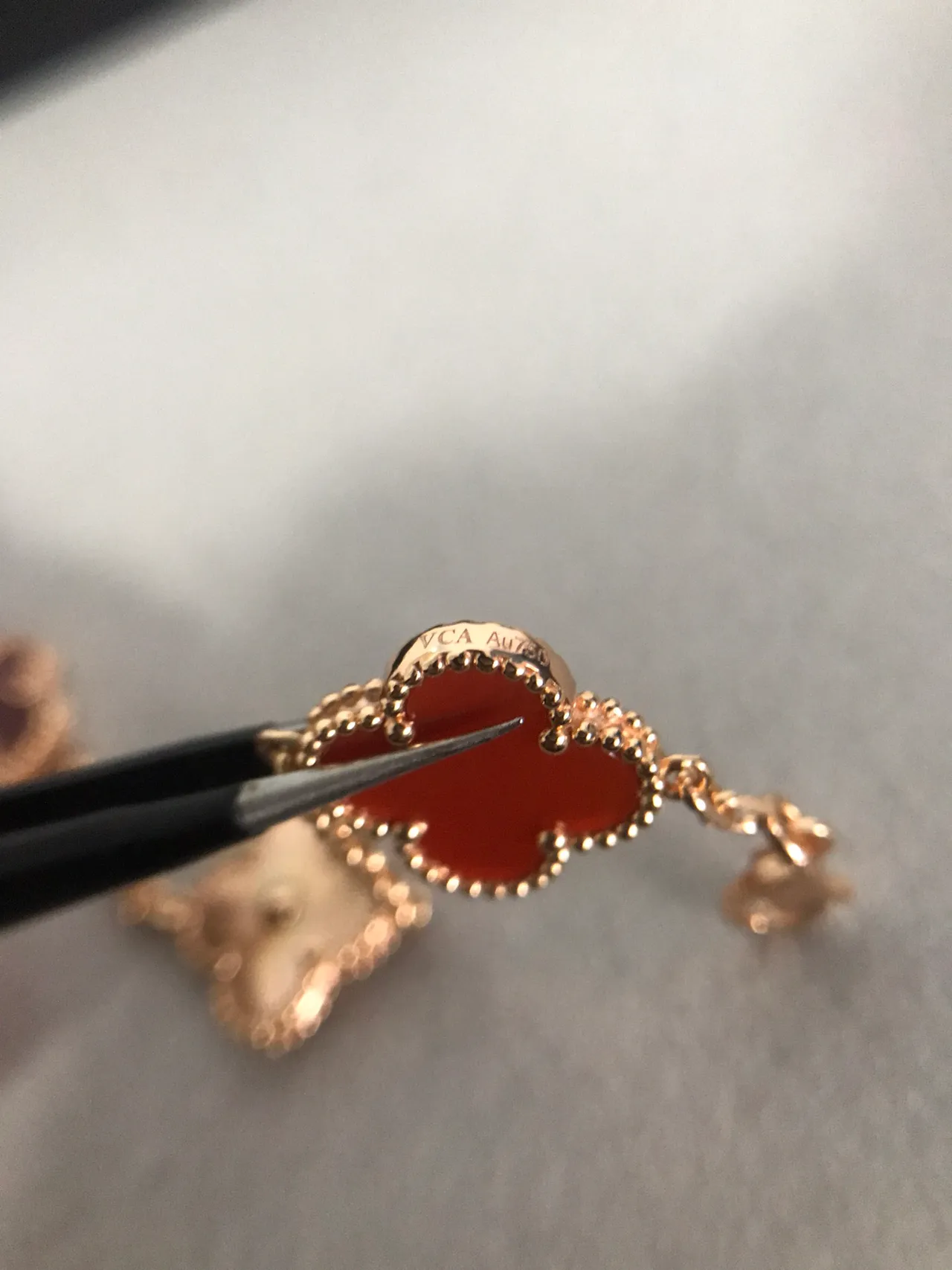Van Cleef & Arpels Alhambra Five Motif 酒红色和金色手链 5