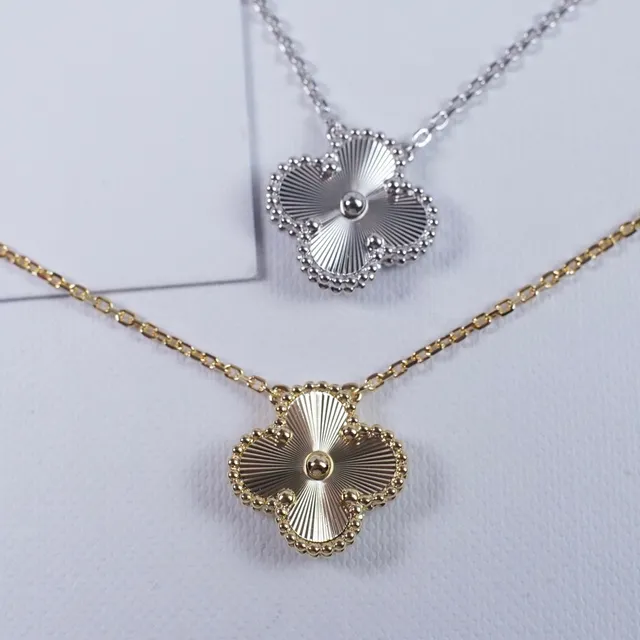 Van Cleef & Arpels Alhambra Four-Leaf Clover Pendant Necklace 6