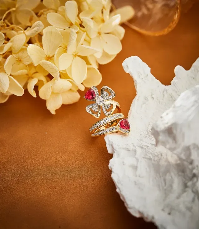 Van Cleef & Arpels Alhambra Four-Leaf Clover Ruby and Diamond Ring 4