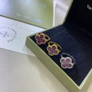 范克莱夫 & 阿尔培尔斯 Alhambra 紫色 Cabochon 三叶草戒指