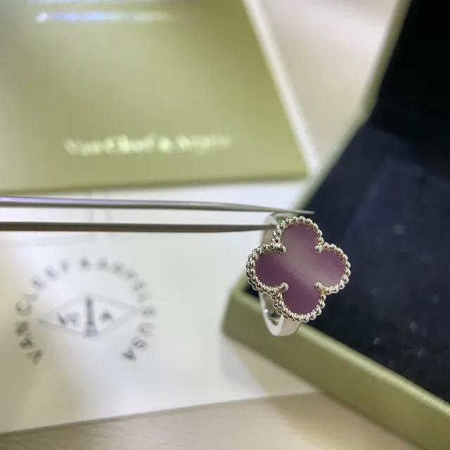 Van Cleef & Arpels Alhambra Anéis de Cabochon Trévo Roxo 2
