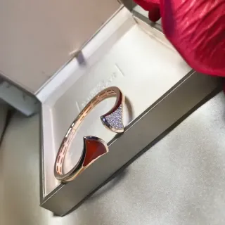 Van Cleef & Arpels Red Gold Open Cuff Fan-Shaped Motifs Bracelet