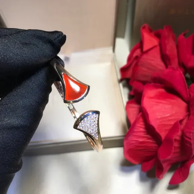 Van Cleef & Arpels ذهب أحمر سوار مفتوح نقشات على شكل مروحة 3