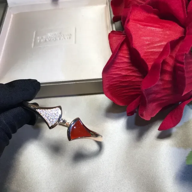 Van Cleef & Arpels ذهب أحمر سوار مفتوح نقشات على شكل مروحة 6