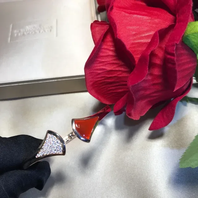Van Cleef & Arpels ذهب أحمر سوار مفتوح نقشات على شكل مروحة 7