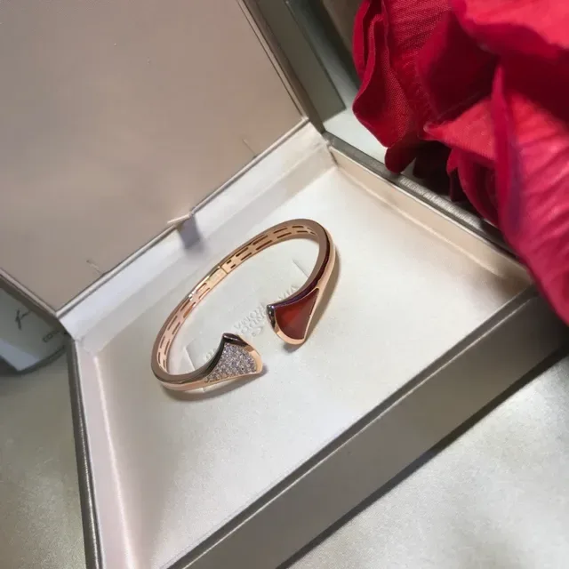 Van Cleef & Arpels ذهب أحمر سوار مفتوح نقشات على شكل مروحة 8