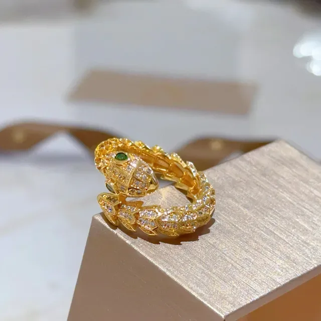 Van Cleef & Arpels Serpent Bohème 金 Pavé 祖母绿眼睛 戒指 7