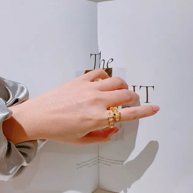 Van Cleef & Arpels Serpent Bohème 金 Pavé 祖母绿眼睛 戒指 8