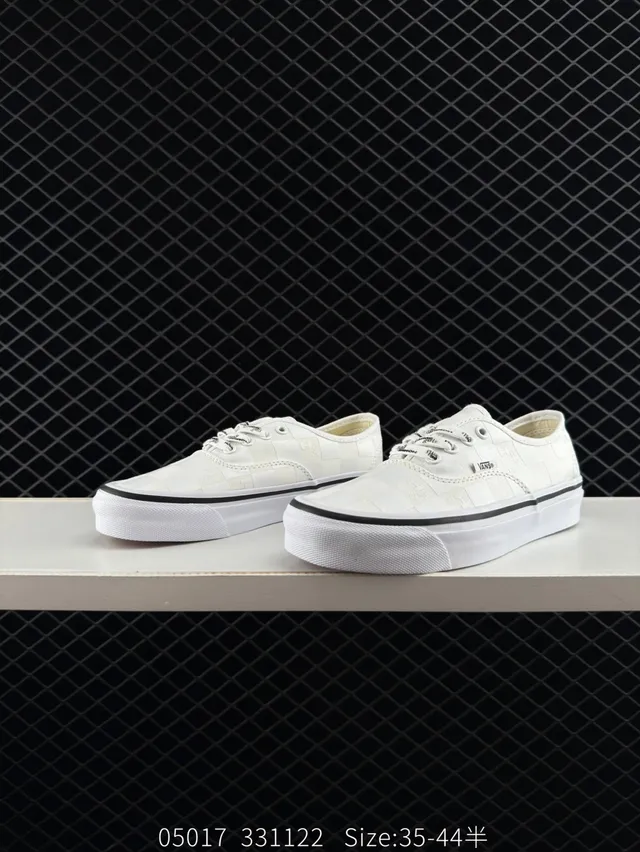 Vans 白黑棋盘格图案低帮滑板鞋 2
