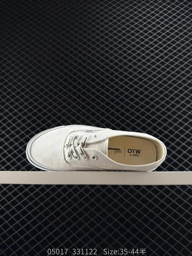 Vans 白黑棋盘格图案低帮滑板鞋 4