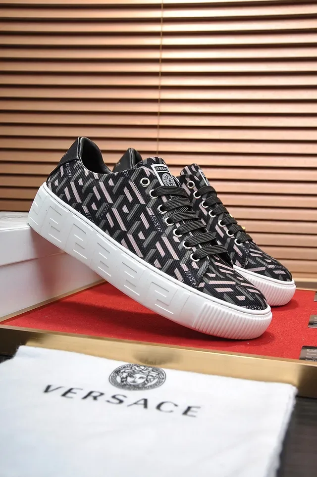 Versace Black Pink Low-Top Textile Upper Lifestyle Sneakers 9